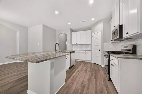 Kitchen - 1411 Terry Roberts Dr, Angleton, TX 77515 photo 3 of 4