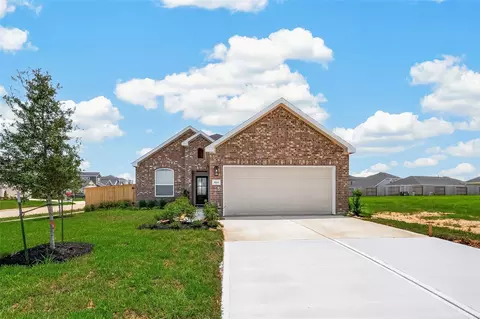 Exterior - 1411 Terry Roberts Dr, Angleton, TX 77515 photo 2 of 7