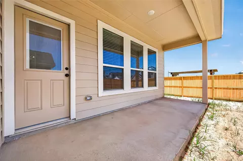 Exterior - 1411 Terry Roberts Dr, Angleton, TX 77515 photo 4 of 7