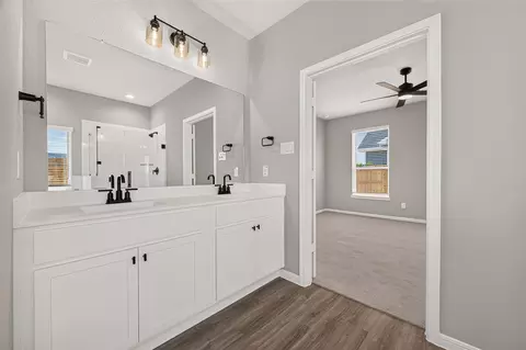 Entry Way - 1411 Terry Roberts Dr, Angleton, TX 77515 photo 4 of 4
