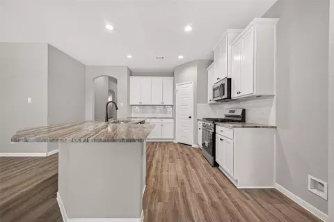 Kitchen - 1411 Terry Roberts Dr, Angleton, TX 77515 photo 4 of 4