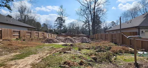 576 Magnolia Point Dr, Houston, TX 77336