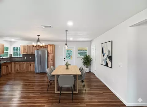 Dining - 5680 Fm 252, Jasper, TX 75951 photo 1 of 1