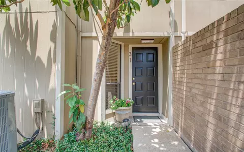 1920 Augusta Dr #31, Houston, TX 77057