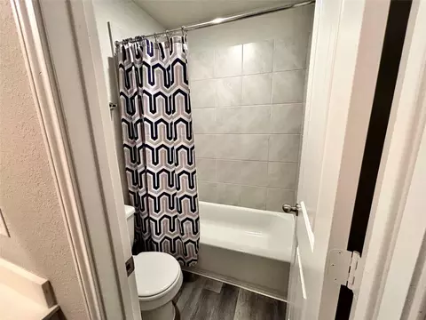 Bath - 23663 Rainbow Eucalyptus Dr, Spring, TX 77373 photo 4 of 5