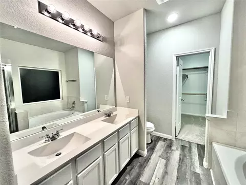 Bath - 23663 Rainbow Eucalyptus Dr, Spring, TX 77373 photo 2 of 5