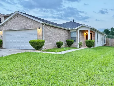Exterior - 22843 Twisting Pine Dr, Spring, TX 77373 photo 2 of 2