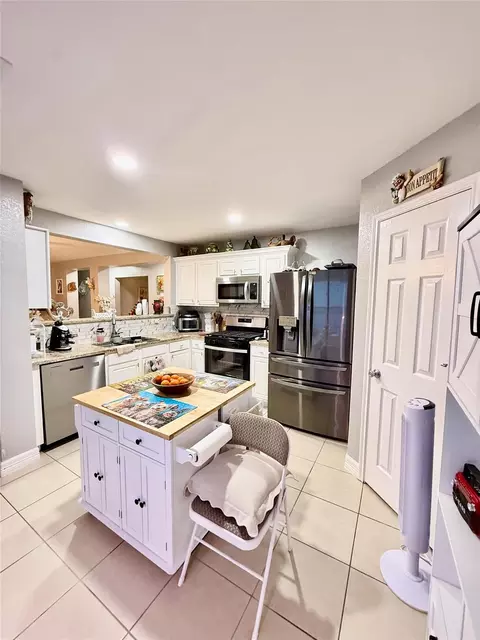Kitchen - 22843 Twisting Pine Dr, Spring, TX 77373 photo 4 of 4