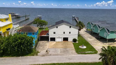 937 5th St, San Leon, TX 77539