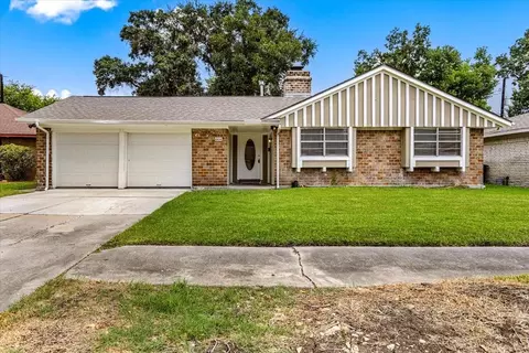 6414 Heatherbloom Dr, Houston, TX 77085