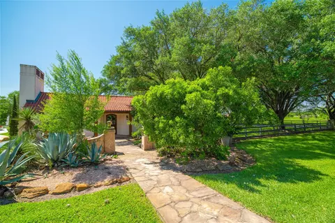 Exterior - 21729 Fm 1887 Rd, Hempstead, TX 77445 photo 6 of 9