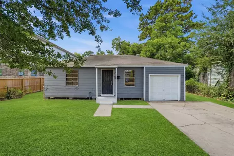 5326 Wenda St, Houston, TX 77033