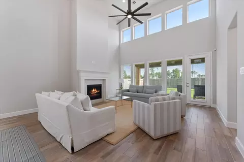Living - 13055 Soaring Forest Dr, Conroe, TX 77302 photo 3 of 3