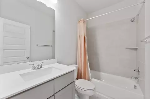 Bath - 13055 Soaring Forest Dr, Conroe, TX 77302 photo 4 of 4