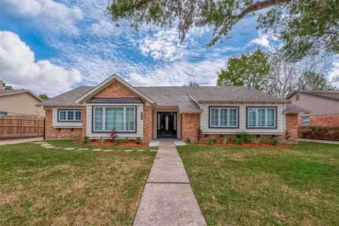 5622 Valkeith Dr, Houston, TX 77096