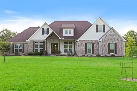 32019 Bayou Bnd, Richwood, TX 77515