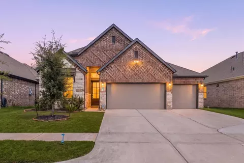 8419 Hunterwyck Ln, Baytown, TX 77521