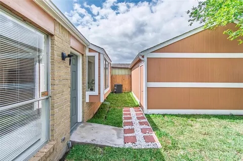 8650 Maplecrest Dr #8650, Houston, TX 77099