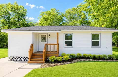 58 Hybiscus Ct, Lake Jackson, TX 77566