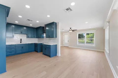 504 Franke St, El Campo, TX 77437
