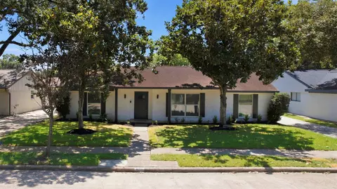 6211 Dumfries Dr, Houston, TX 77096