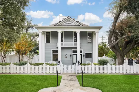 200 Westmoreland St, Houston, TX 77006
