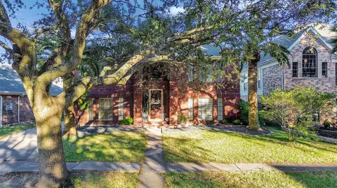 114 Bayou Bend Dr, League City, TX 77573