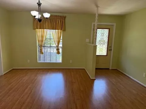 9260 Meadowbend Dr, Beaumont, TX 77706