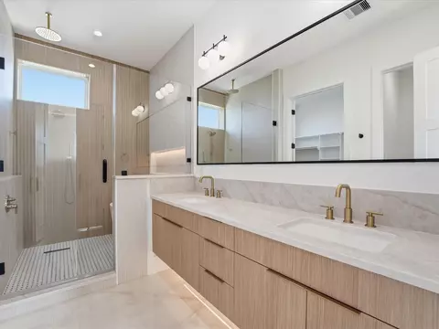 1511 Mckee St, Houston, TX 77009