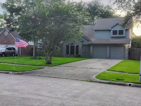 14244 Oak Chase Dr, Houston, TX 77062