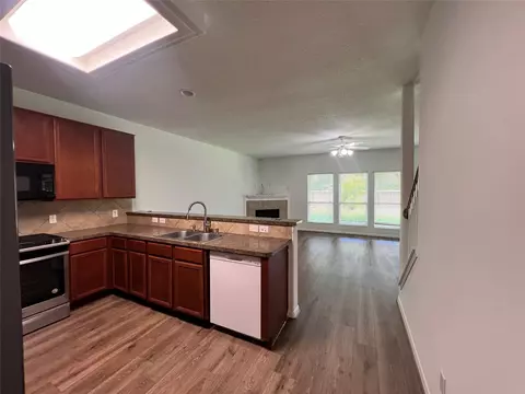 Kitchen - 5119 Forest Terrace Dr, Spring, TX 77373 photo 5 of 6
