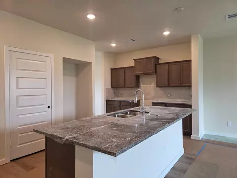 1499 Lake Ridge Dr, Brenham, TX 77833 photo 3
