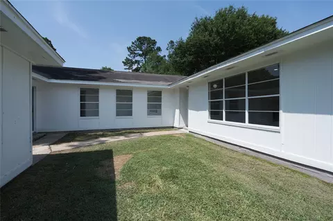 Exterior - 6023 Knotty Post Ln, Spring, TX 77373 photo 3 of 7