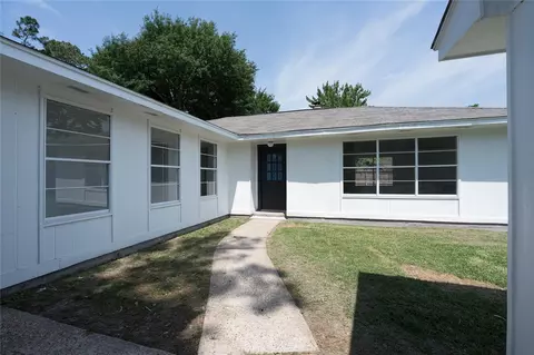 Exterior - 6023 Knotty Post Ln, Spring, TX 77373 photo 2 of 7