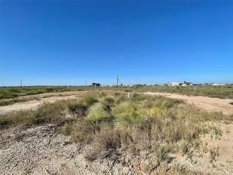 270 Titanic St, Sargent, TX 77414