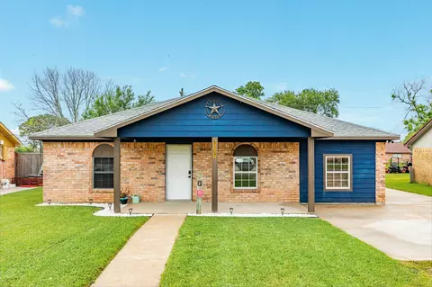 5107 2nd St, Danbury, TX 77534