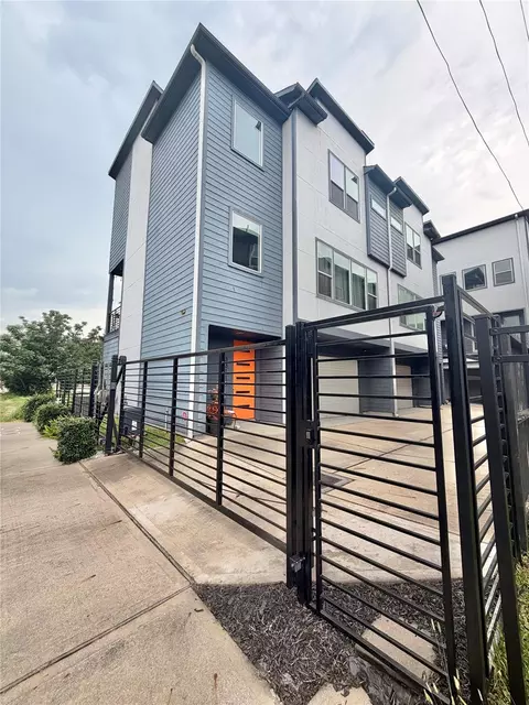 3311 Baer St, Houston, TX 77020