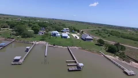 16 Trout St, Palacios, TX 77465