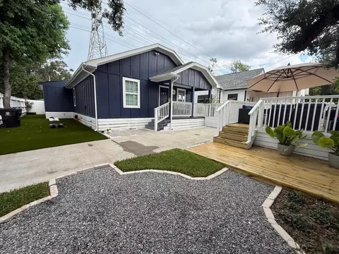 1602 Luzon St, Houston, TX 77009