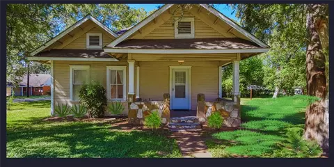 1503 Smith St, Waller, TX 77484 photo 1