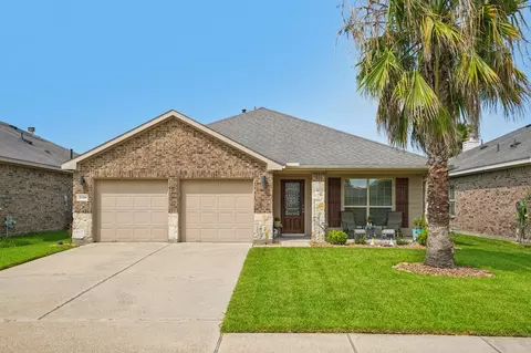 5018 Bay Ln, Bacliff, TX 77518