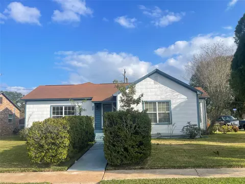 1212 Layton Dr, Baytown, TX 77520