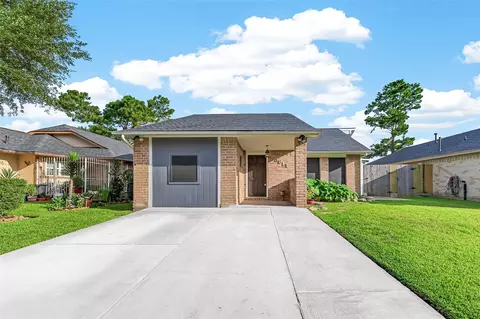 3811 Suttonford Dr, Houston, TX 77066