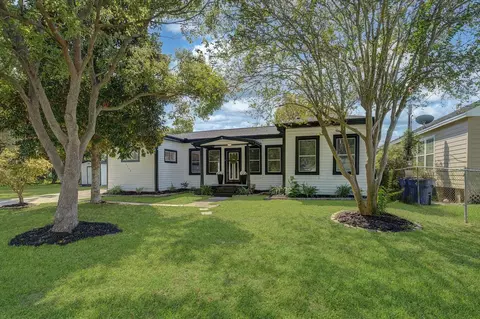 6405 Woodrow St, Texas City, TX 77591