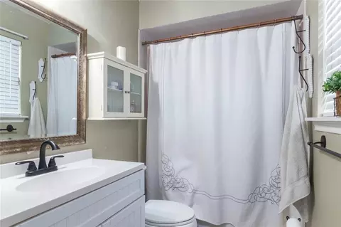 Bath - 79 E Pine Dr, Huffman, TX 77336 photo 1 of 2