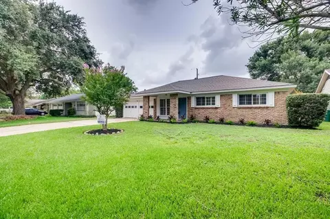 9626 Vogue Ln, Houston, TX 77080