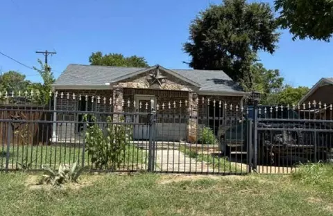 3701 Forbes St, Fort Worth, TX 76105