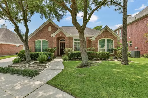 3006 Autumn Hills Ct, Friendswood, TX 77546