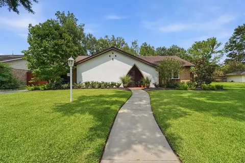 18319 Hereford Ln, Houston, TX 77058