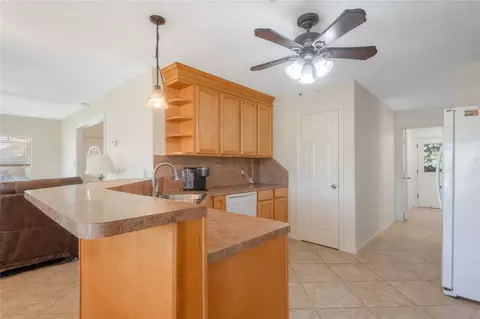 Kitchen - 15 Lakeside, Trinity, TX 75862 photo 4 of 4